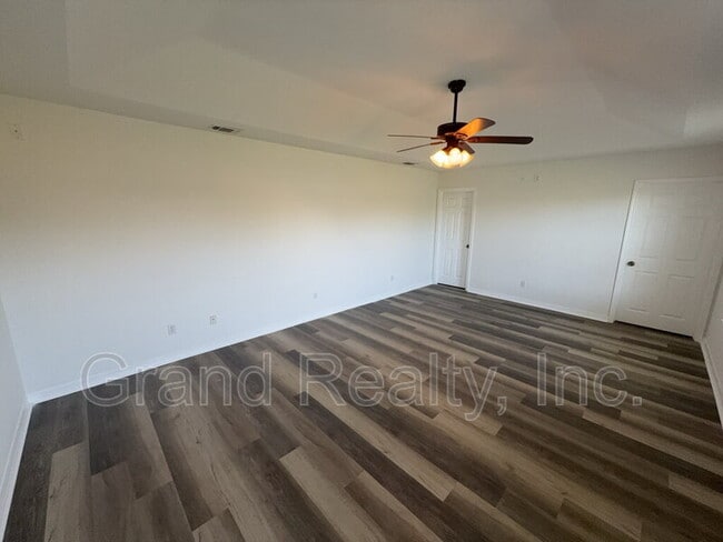 Building Photo - 1261 Mazurek Blvd