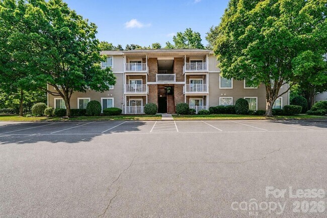 Building Photo - 9535 University Terrace Dr