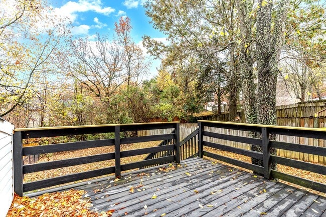 Building Photo - Donelson Freshly Updated 2 Bdrm Townhome A...