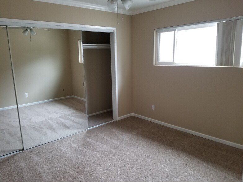 Building Photo - 621 S Shelton St