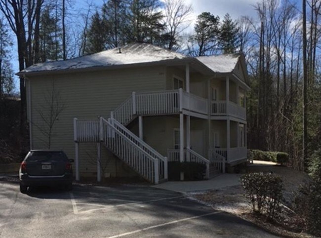 Building Photo - 107 Merrydale Ln