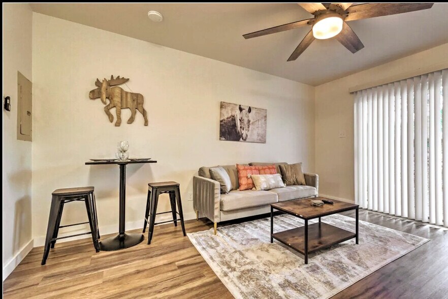 Primary Photo - 4191 W 7th St