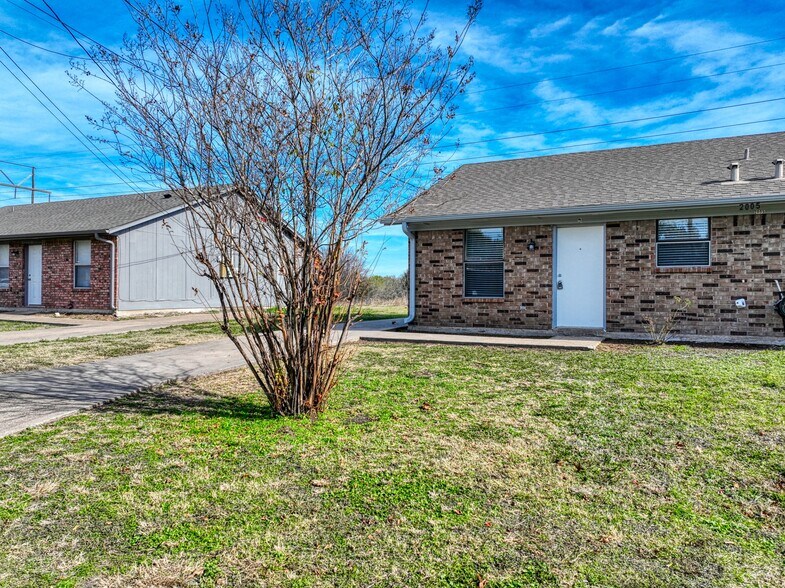 Building Photo - 2105 Interurban Blvd