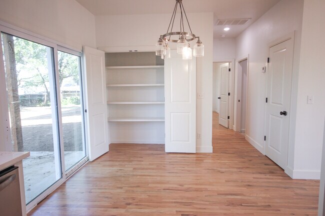 Building Photo - 924 S Allegheny Ave