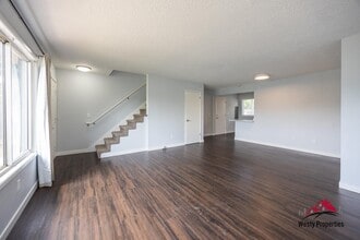Building Photo - 6721 NE Klickitat St