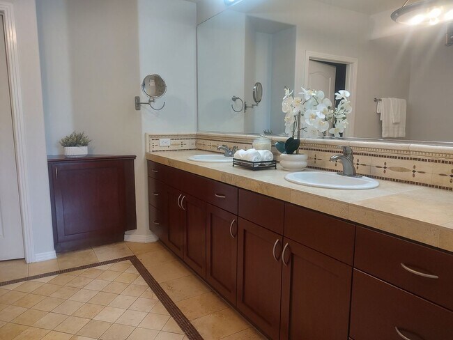 Building Photo - Resort Lifestyle at The Lido in Mission Valley