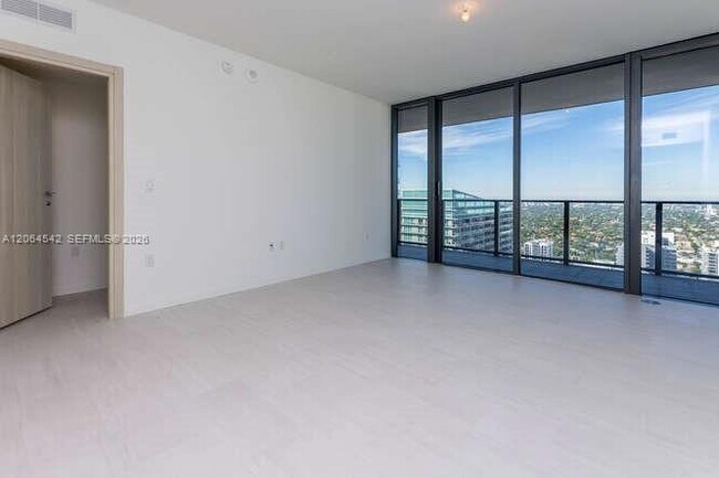 Building Photo - 1000 Brickell Plaza