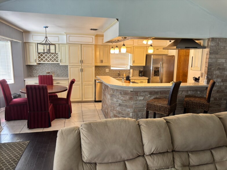 Primary Photo - 9319 Rentur Dr