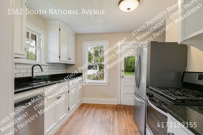 Building Photo - 1562 S National Ave