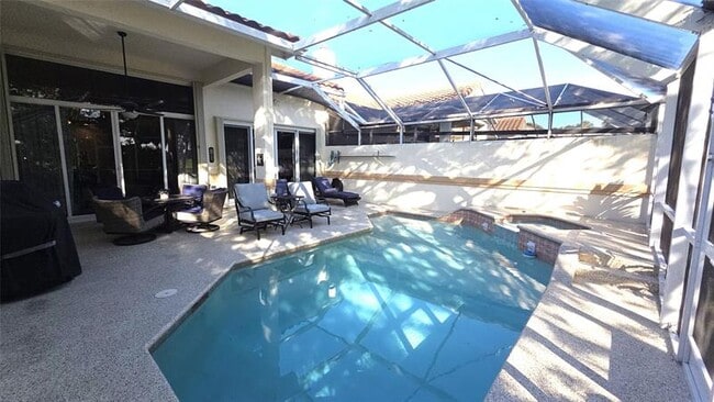 Building Photo - 504 W Palm Aire Dr