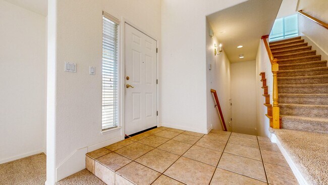 Building Photo - Desirable Skyhawk 3 bedroom Tri-Level Single Family