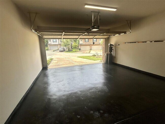 Building Photo - 18 Whitekirk Pl