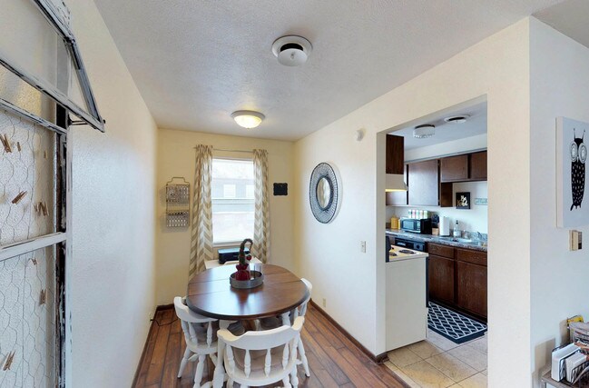 Building Photo - 913 Vattier St