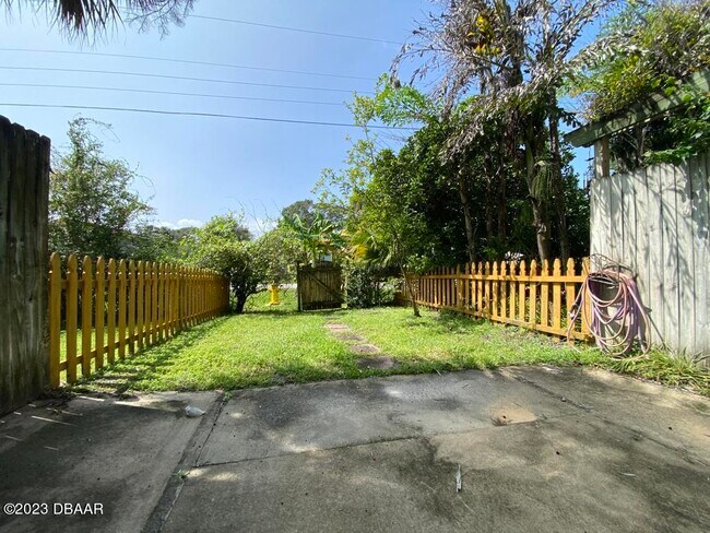 Building Photo - 65 Seton Trail