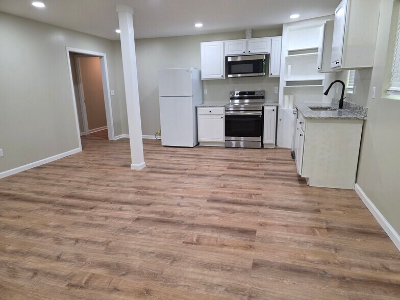 Building Photo - 2135 Masonwood Cir