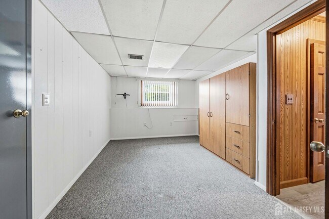 Building Photo - 62 Pinho Ave