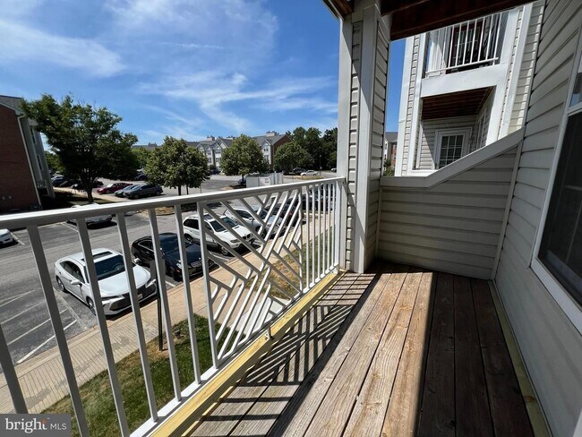 Building Photo - 689 Winding Stream Way