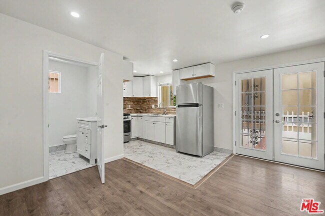 Building Photo - 2153 Glendon Ave