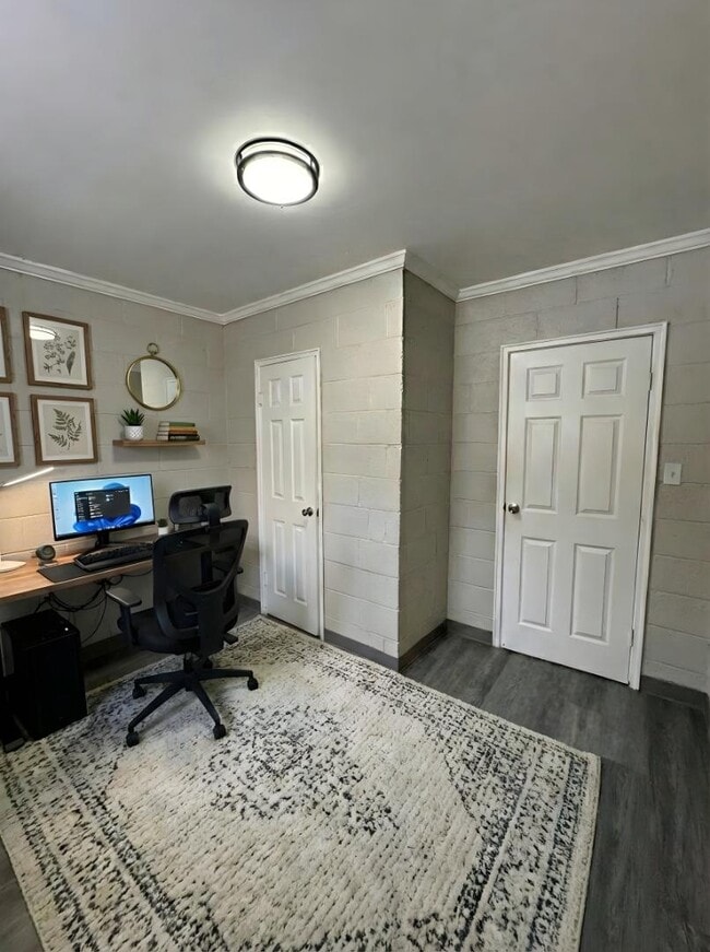 Building Photo - 303 Hay St