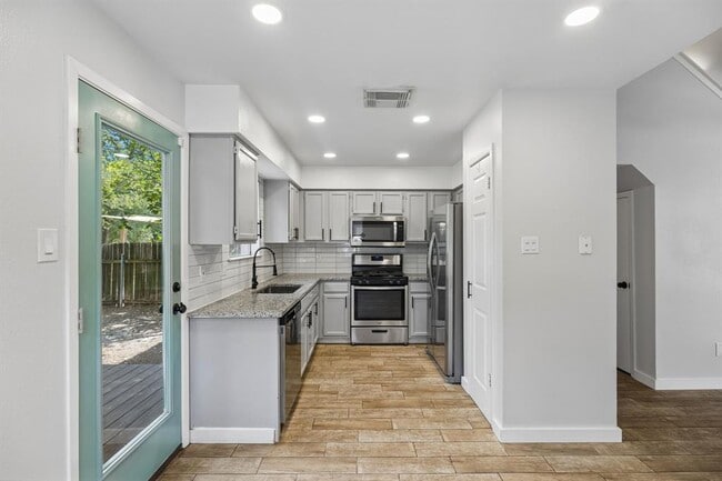 Building Photo - 10613 Archdale Dr