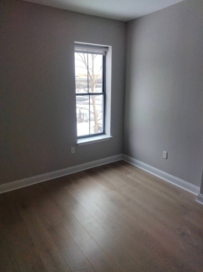 Building Photo - 22 Imlay St