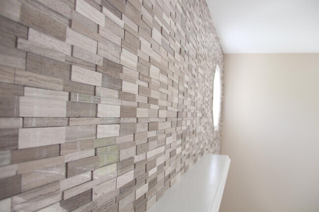Building Photo - 107 Enchanted Way