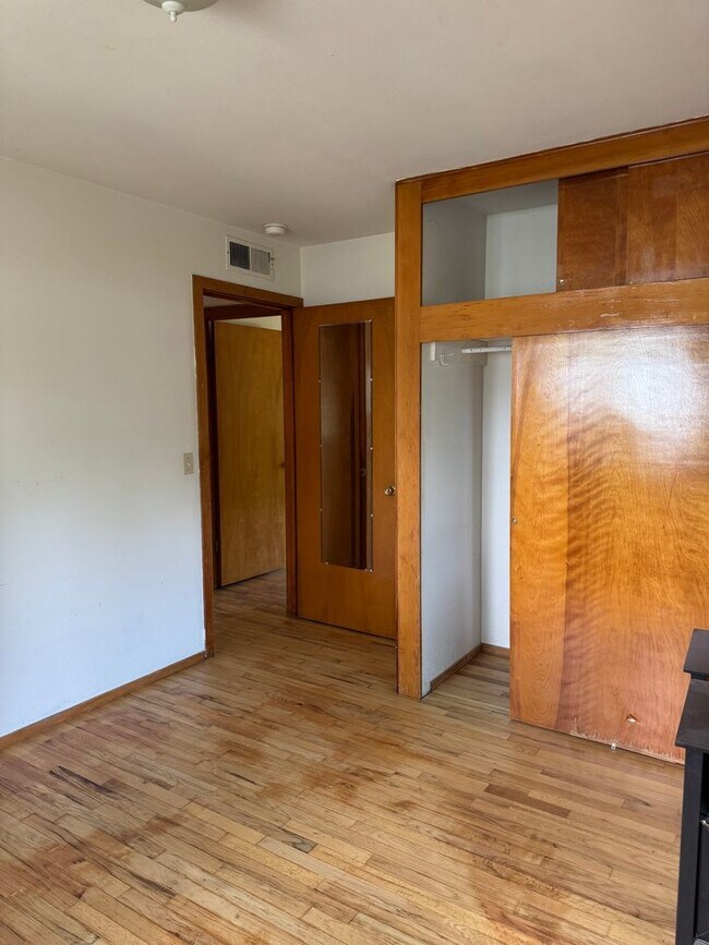 Building Photo - Spacious 2 Bedroom 2 Bath Living Room and Great Room