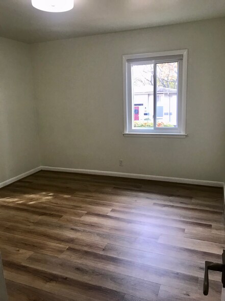 Building Photo - 21 Vaughns Gap Rd