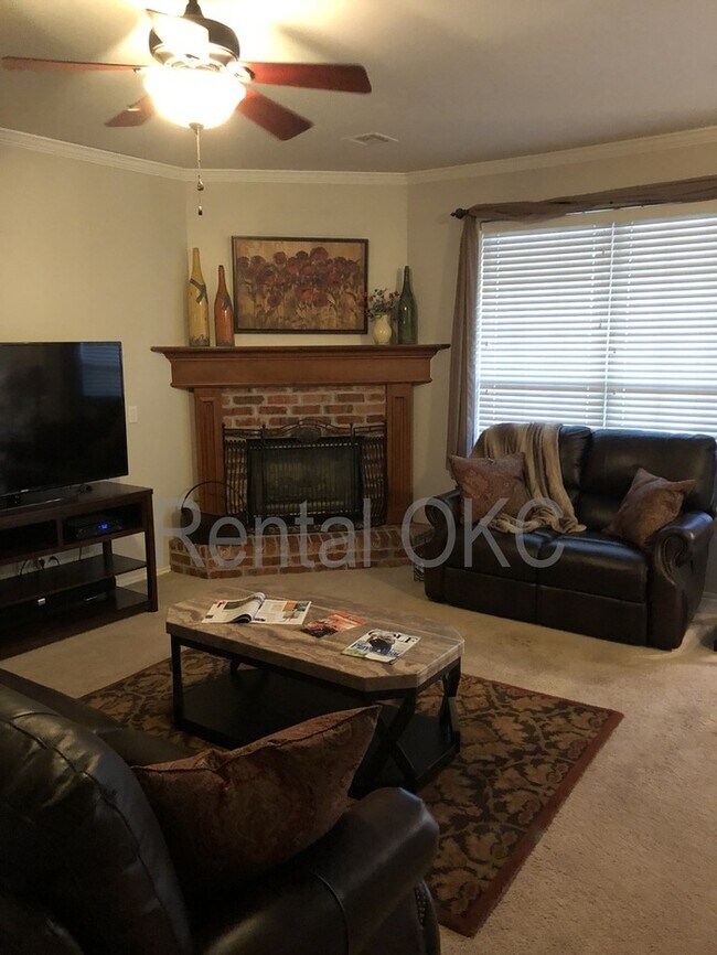 Building Photo - 3 Bed 2 Bath Edmond home with Office [STORM SHELTER]