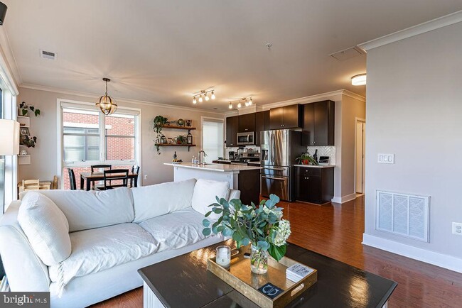 Building Photo - 815 N Patrick St