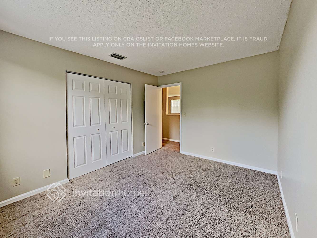 Building Photo - 10101 SW 9th Ln