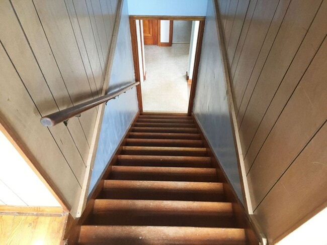 Building Photo - 3 Bedroom, 2 Bath Single Family Home with ...
