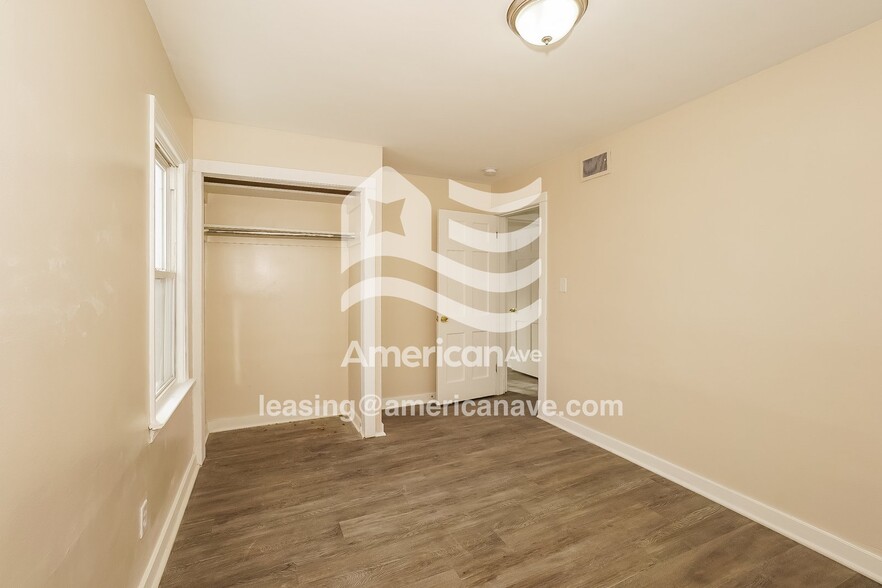 Building Photo - 321 Rexford St