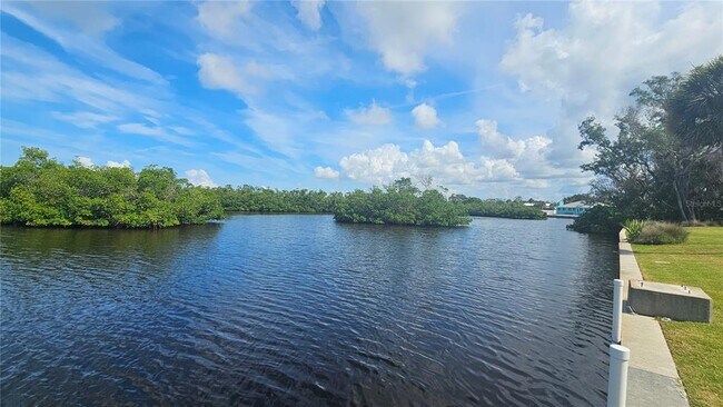 Building Photo - 1210 Maryknoll Rd