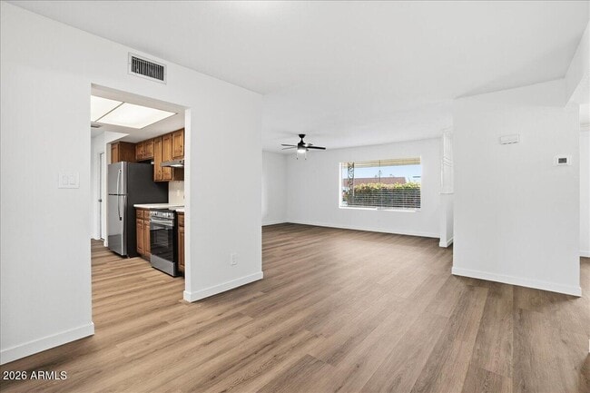 Building Photo - 6408 E Butte St