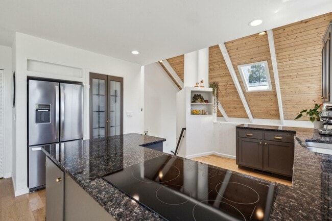 Building Photo - 85 Ridge Rd