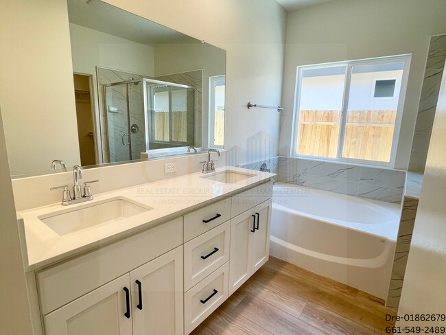 Building Photo - 8607 Avon St