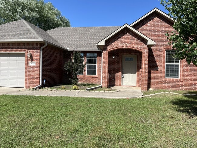 Building Photo - 408 Boggy Creek Dr