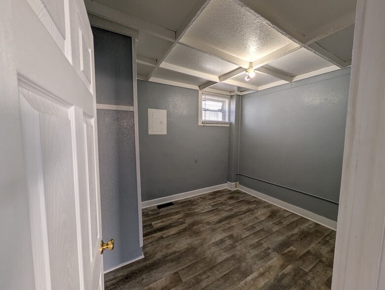 West Bedroom - 1710 Jefferson St