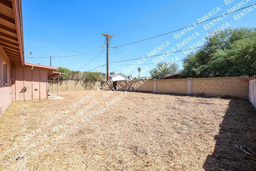 Building Photo - 7901 E Kimsey Ln