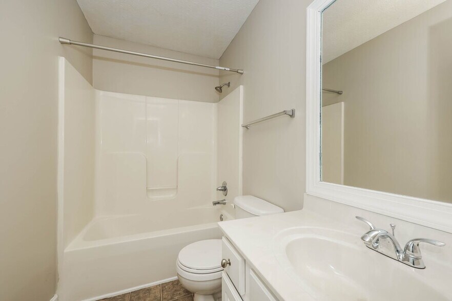Building Photo - 1031 Lowrey Pl