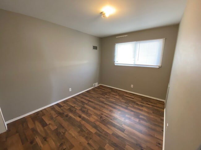 Building Photo - 127 El Rancho Dr