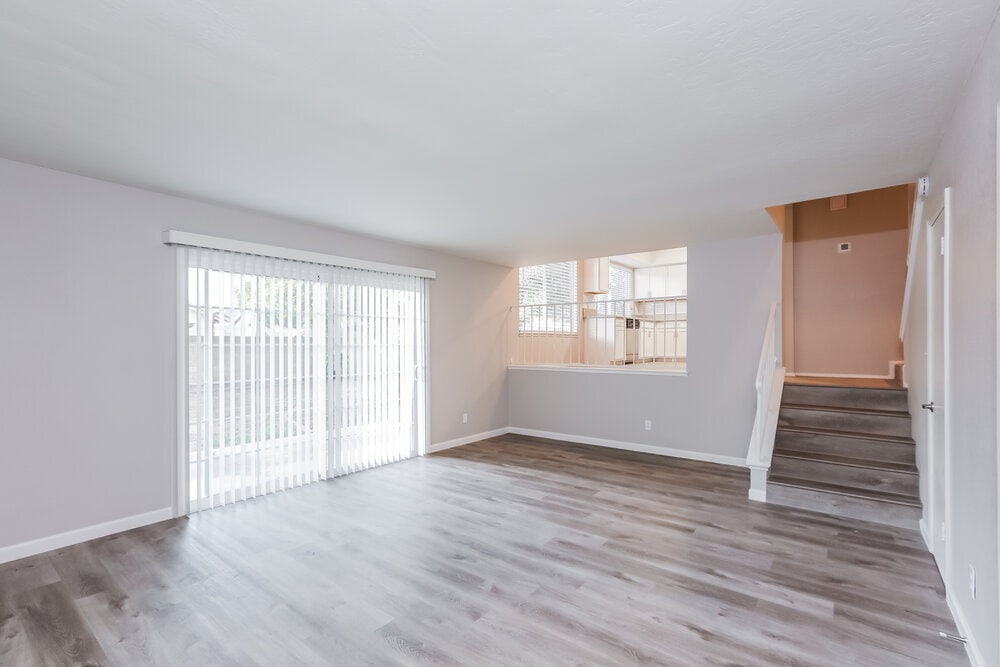 Building Photo - 1635 E Apollo Rd