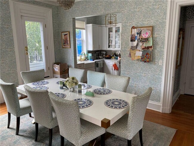 Building Photo - 40 Trumbull St