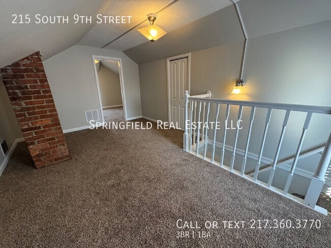 Building Photo - 215 S 9th St