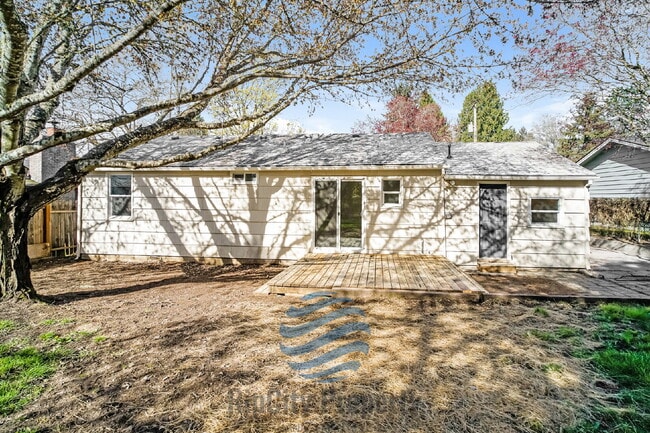 Building Photo - 1307 Elm St