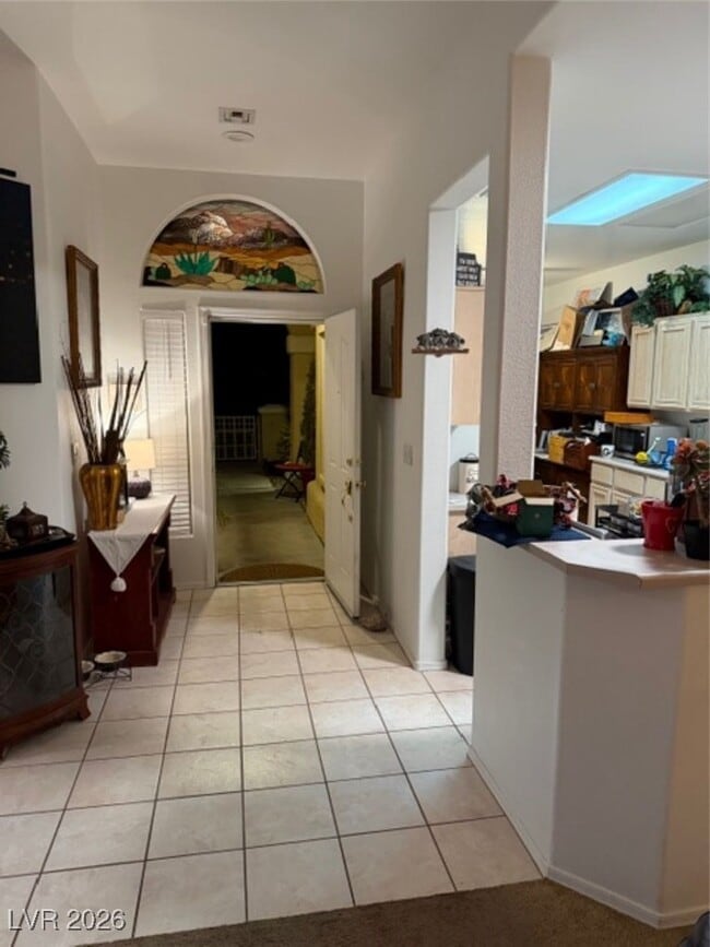 Building Photo - 10527 Mission Lakes Ave