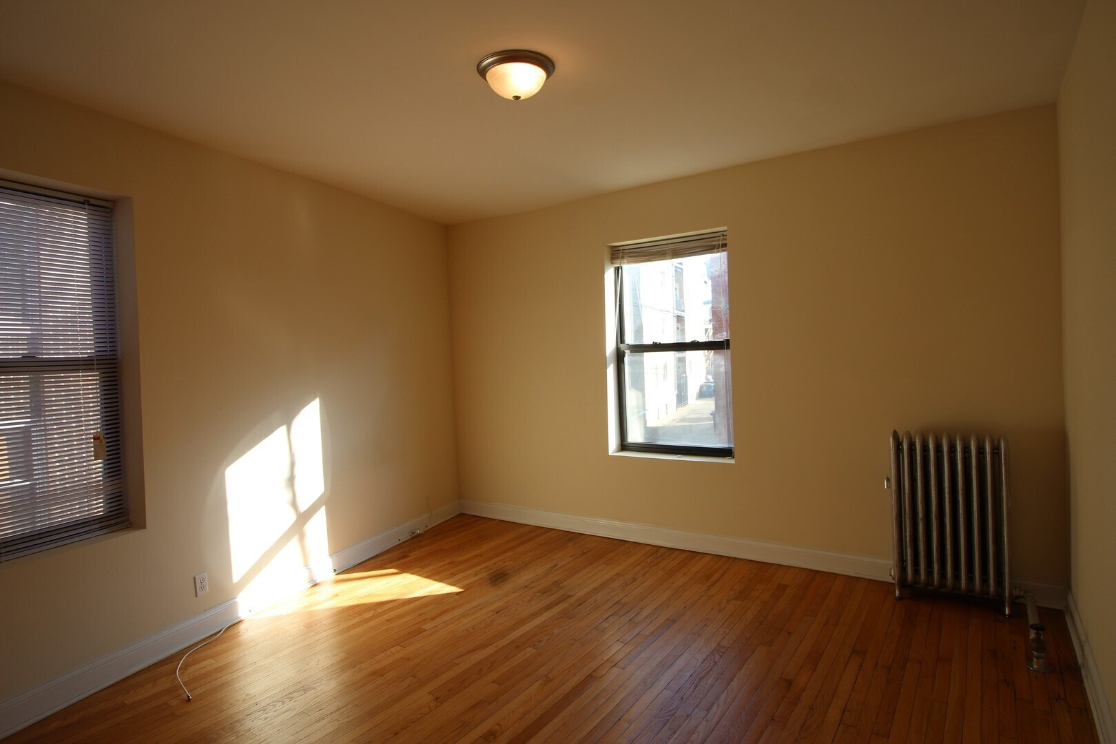 Building Photo - 1638 W North Shore Ave