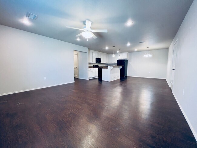 Building Photo - 3/2/2 Located in Lubbock-Cooper ISD