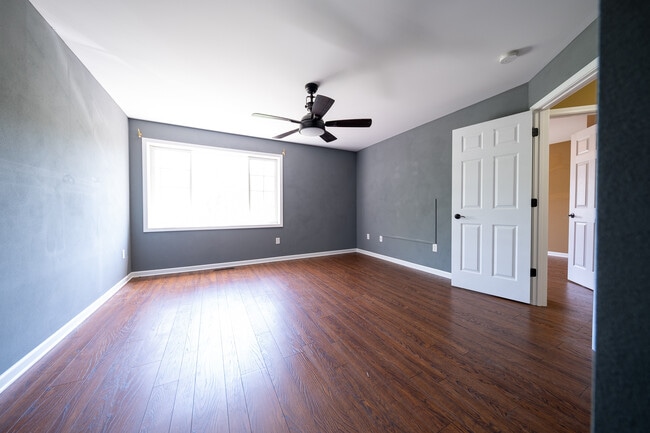 Building Photo - 15345 Greenhaven Ln